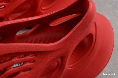 Hyperoad Jordan red Retro white 2 1125